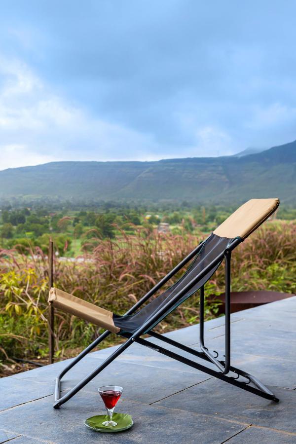 Saffronstays Zen, Igatpuri - Lake-View Villa With Indoor And Outdoor Games ภายนอก รูปภาพ