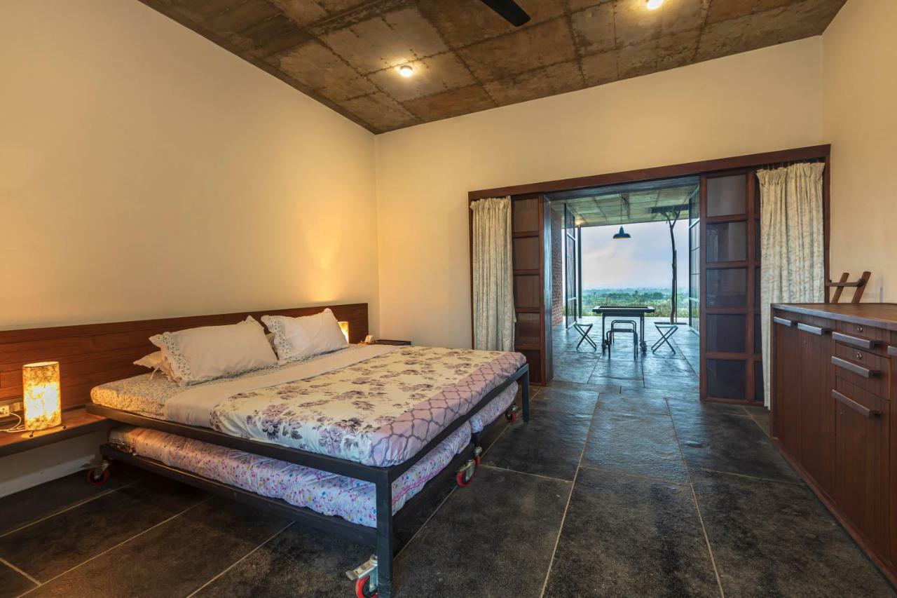 Saffronstays Zen, Igatpuri - Lake-View Villa With Indoor And Outdoor Games ภายนอก รูปภาพ