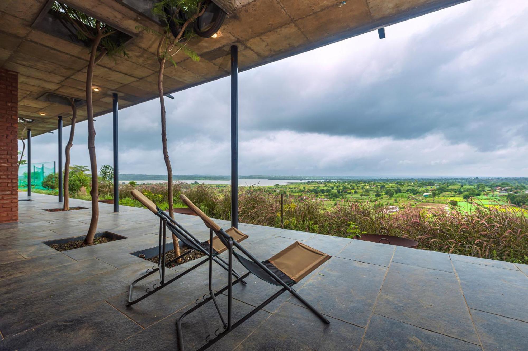 Saffronstays Zen, Igatpuri - Lake-View Villa With Indoor And Outdoor Games ภายนอก รูปภาพ